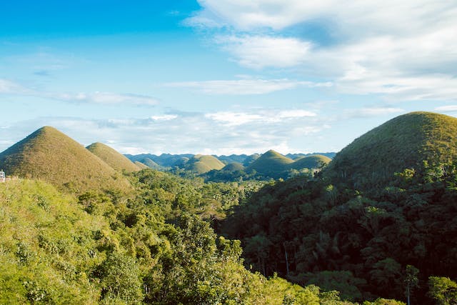 why travel philippines Chocolate hills of Bohol 