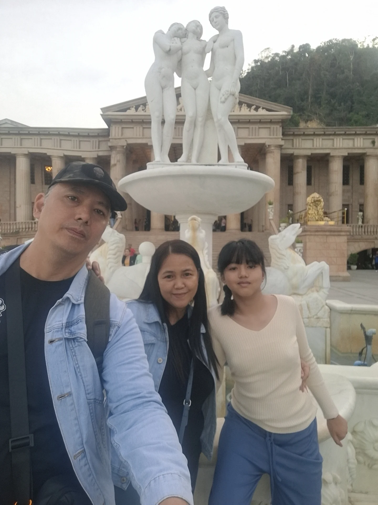 Temple of Leah Cebu — grand Roman-inspired facade with massive bronze lion statues guarding the marble staircase in Barangay Busay