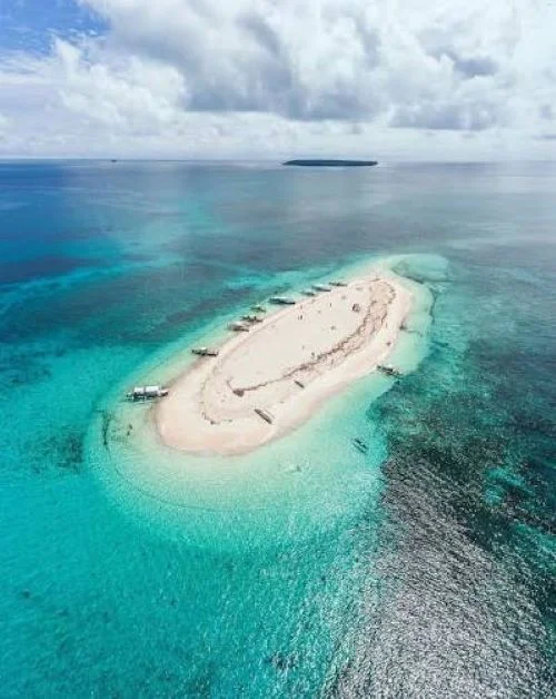 Island hopping to Naked Island, Siargao