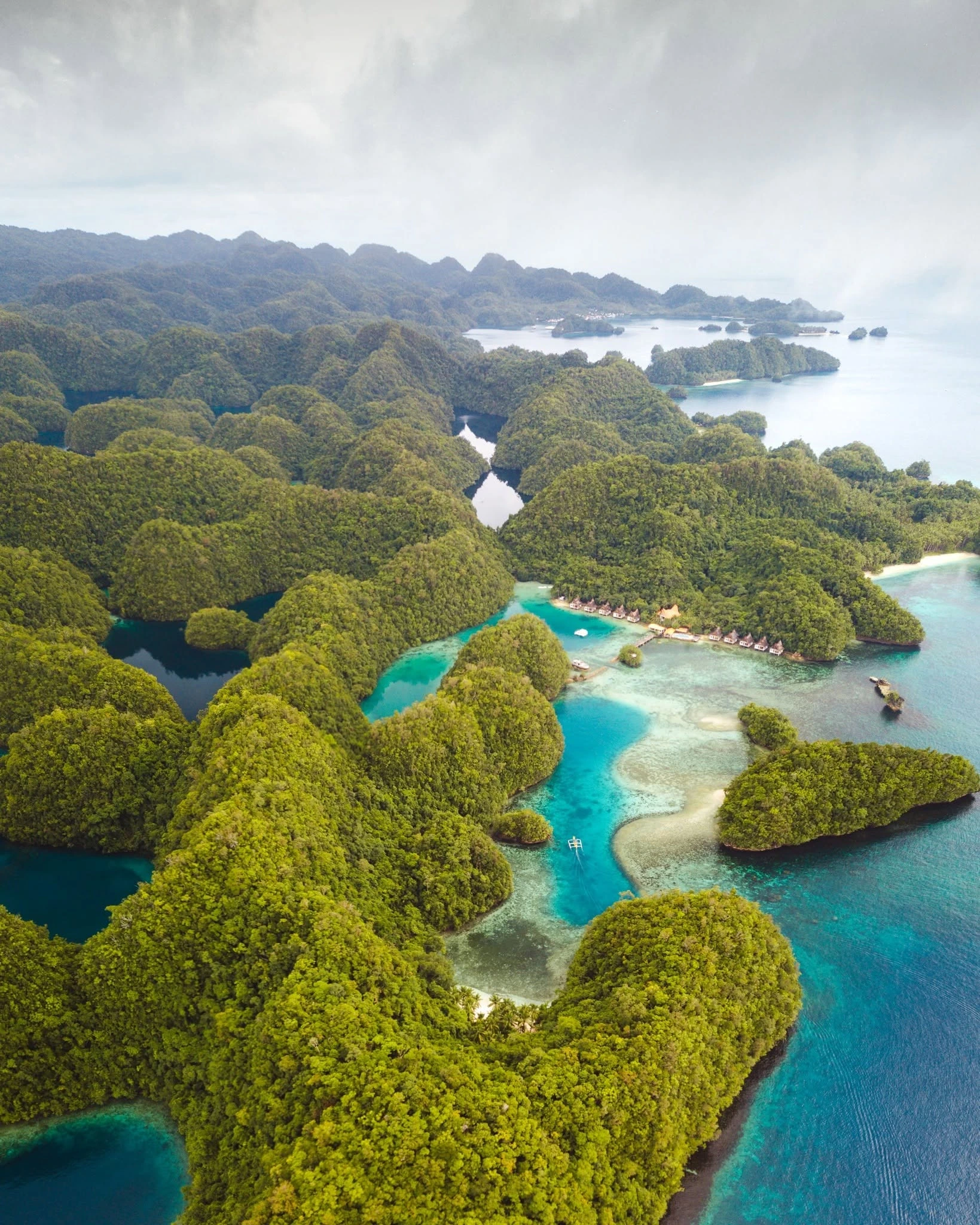 10 Romantic Getaways in the Philippines (2026): Best Honeymoon Spots for Couples 15 Calm turquoise water of Sugba Lagoon in Siargao