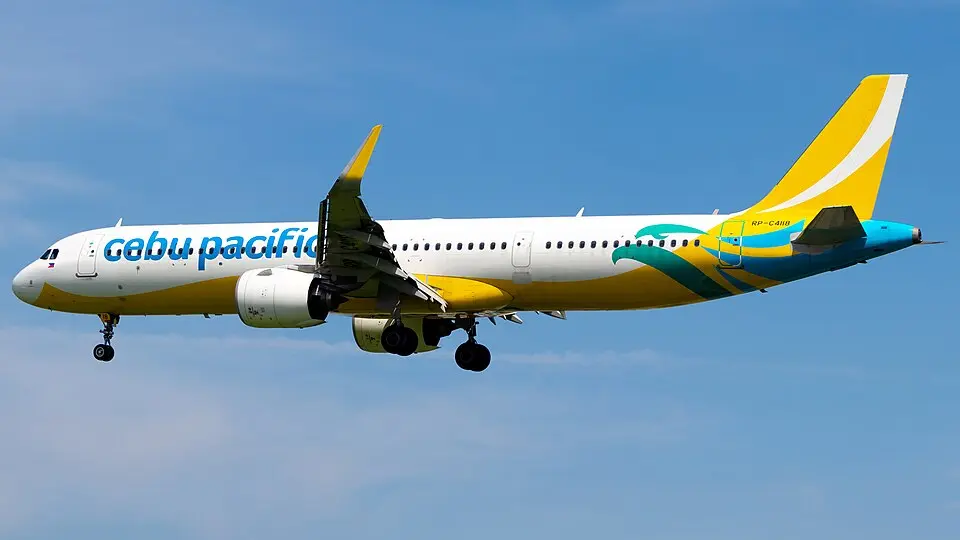Domestic Flights in the Philippines 2026: Cebu Pacific vs PAL vs AirAsia (Baggage, Routes & Tips) 11 A Cebu Pacific Airbus at a Philippine airport