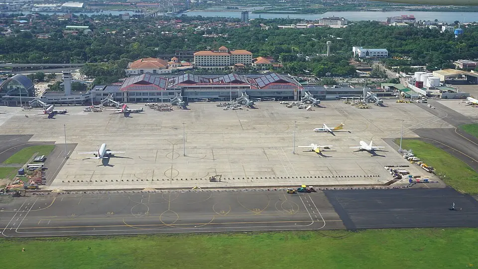 Domestic Flights in the Philippines 2026: Cebu Pacific vs PAL vs AirAsia (Baggage, Routes & Tips) 15 Mactan-Cebu International Airport terminal