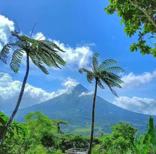 37 Fun Facts About the Philippines (2026): Surprising, Weird & True 16 Mayon Volcano’s near-perfect cone in Albay